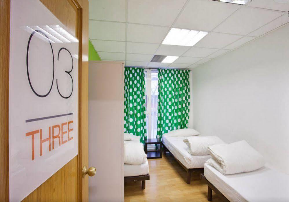 Holidaysbcn Hostel *
